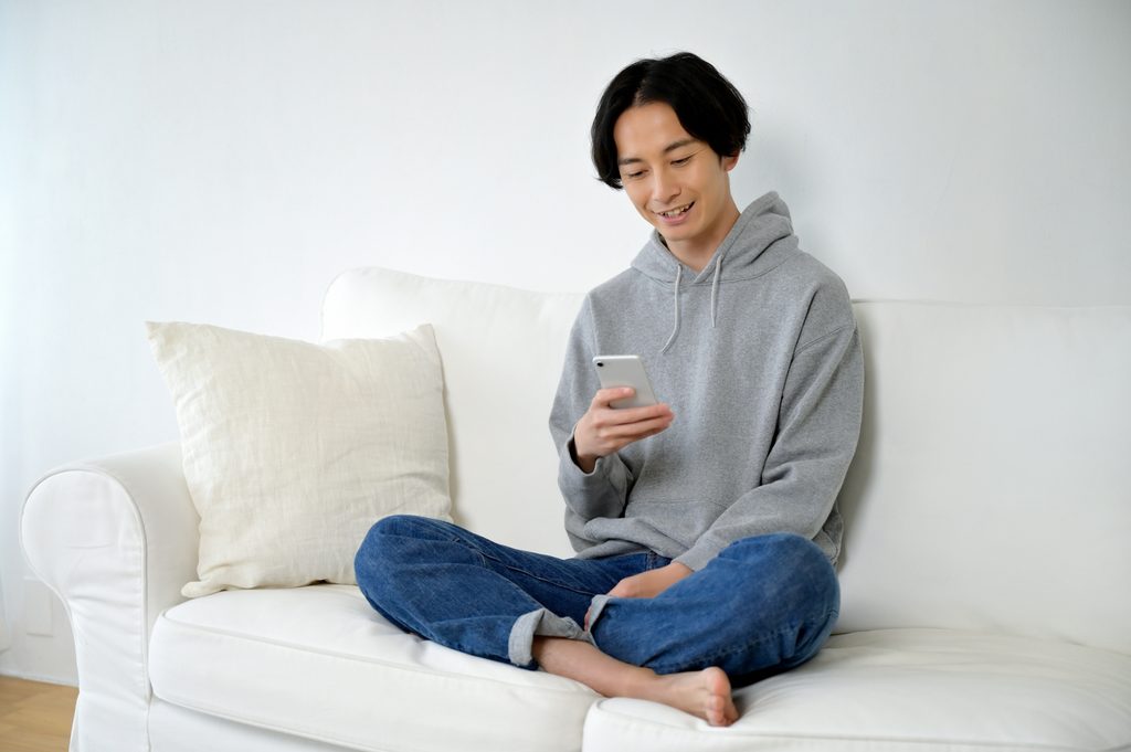 福岡でヨガを探している男性